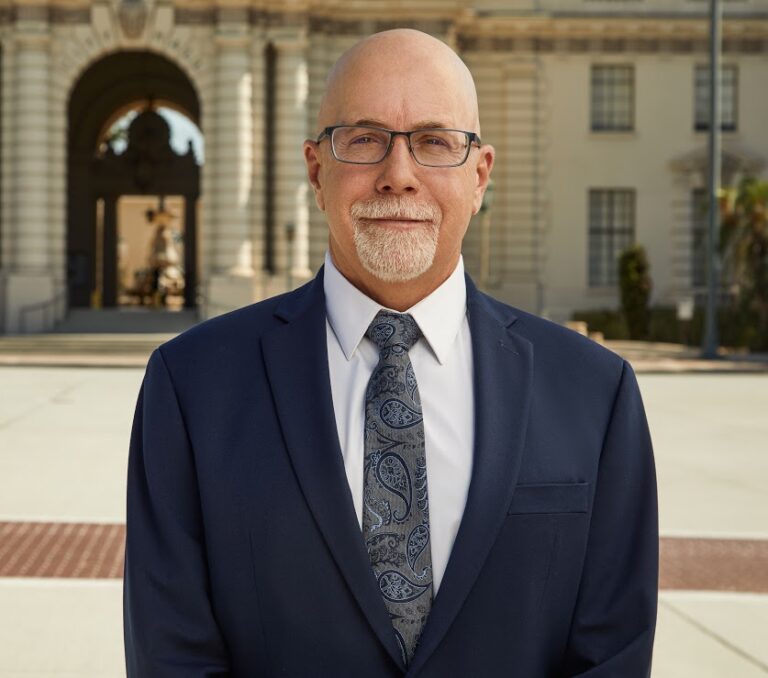 StevenU headshot 768x678